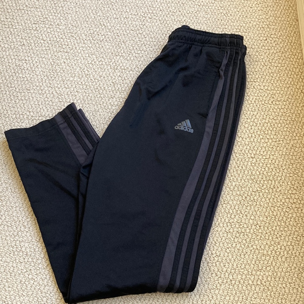 Mens Adidas joggers (L)